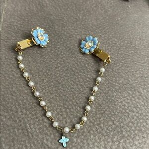 NWOT sweater clip or scarf clip